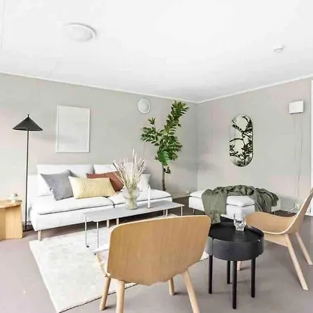 Stor I - 10 Soverom For Firma Eller Privat *